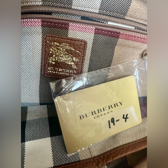 Authentic Burberry Rolled up Canvas Tote/Handbag - Picture 6 of 16